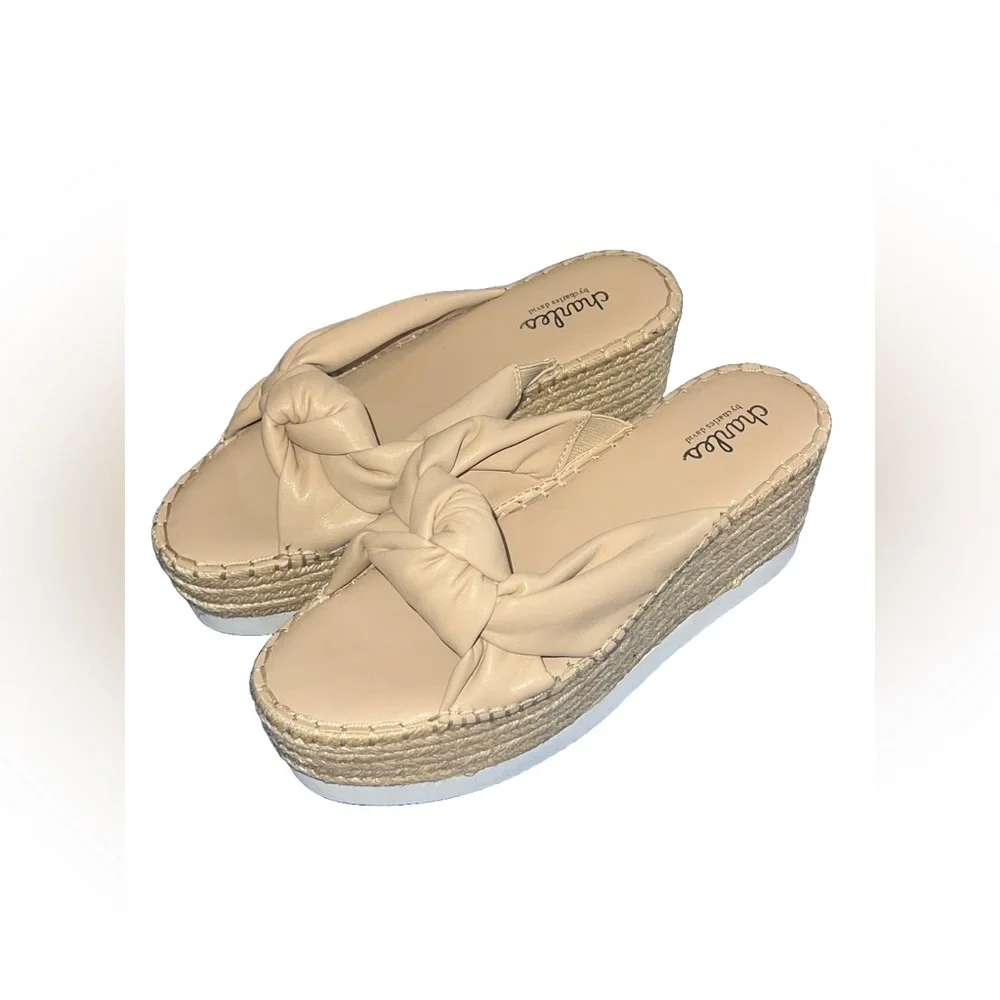 NWT SCOOP WEDGE Platform Heels By CHARLES BY CHARLES DAVID Nude Color, Size 6M